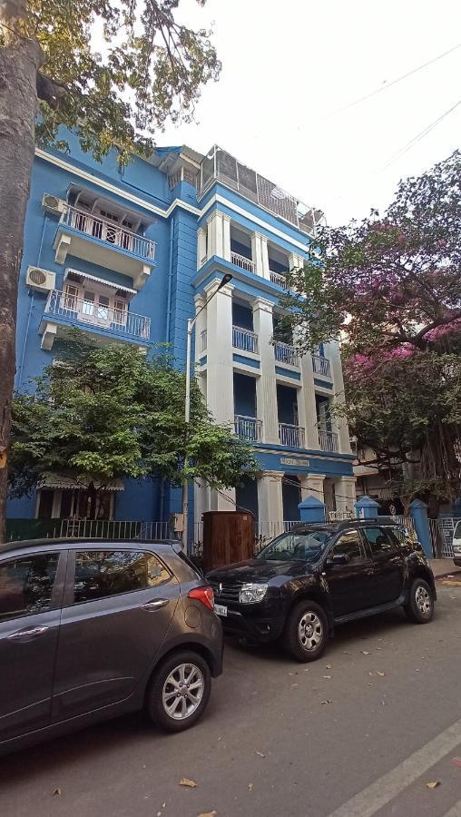 Bentleys Hotel Мумбаи Экстерьер фото